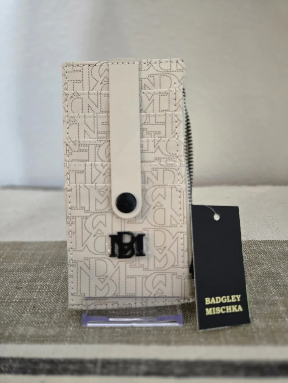 Badgley Mischka NWT Cream Monogram Card Holder